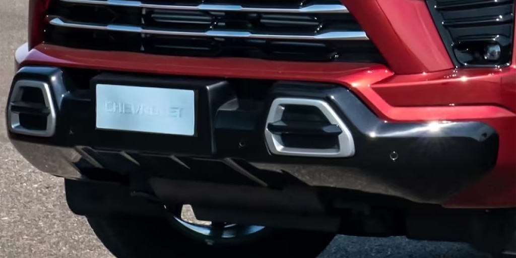 Spoiler dianteiro da Chevrolet Trailblazer em destaque, agregando estilo e proteção ao SUV