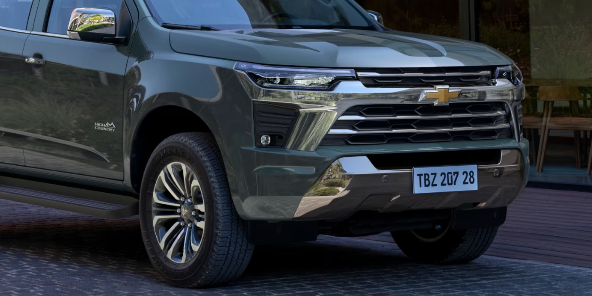 Grade frontal cromada e faróis em LED da Chevrolet Trailblazer