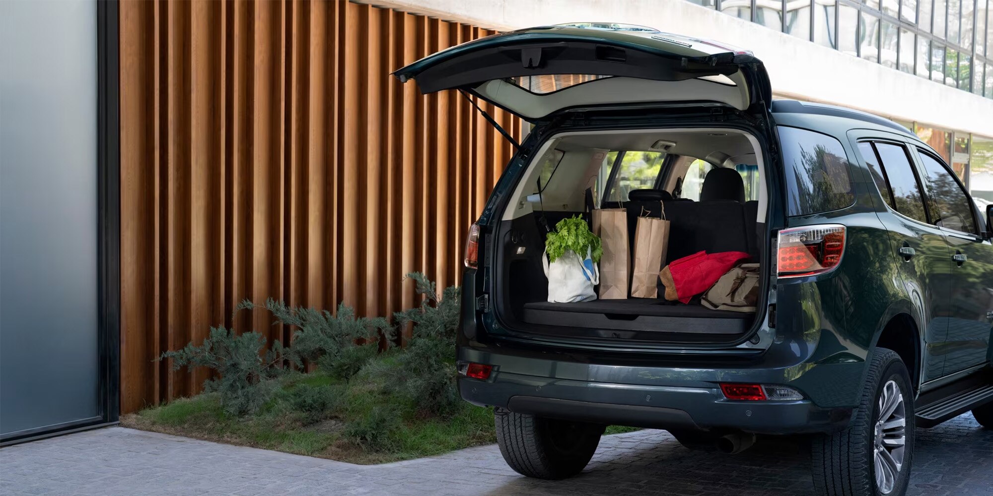 Porta-malas da Chevrolet Trailblazer é enorme pronto para compras e bagagens
